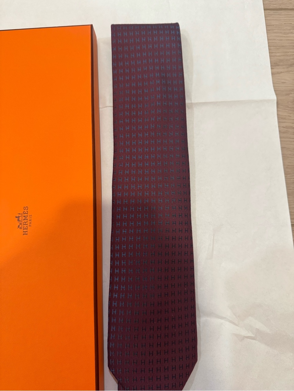 Hermes Faconnee H Bicolore tie w/ box